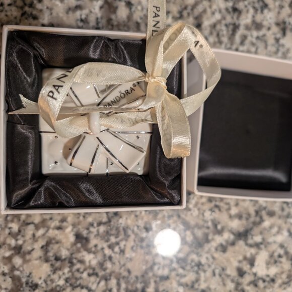 Pandora 2016 hidden gift ornament with box - Picture 3 of 5